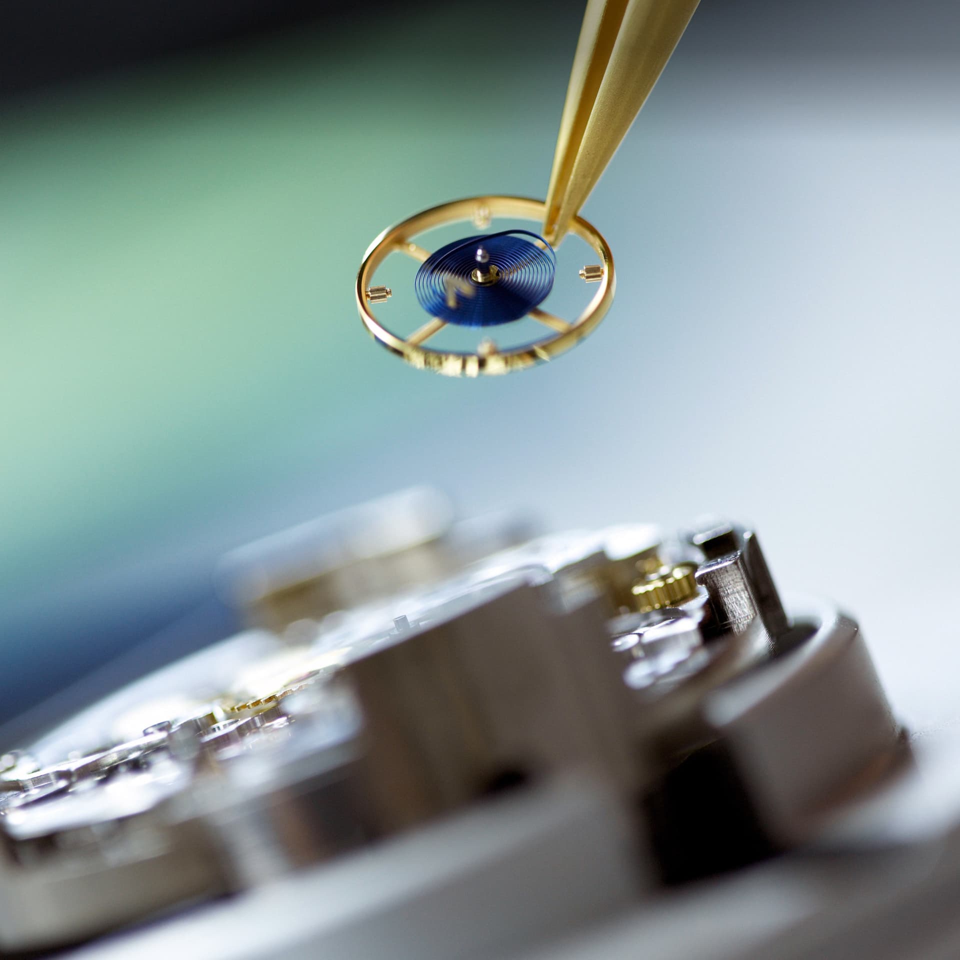 蓝色Parachrom游丝