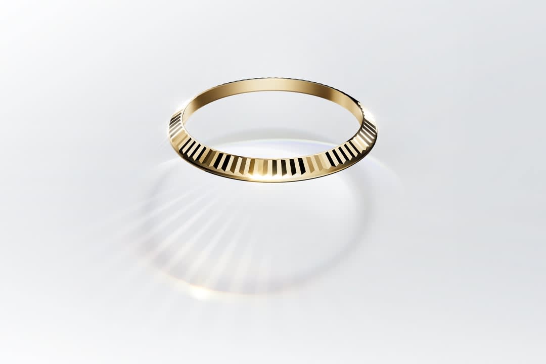 Fluted bezel