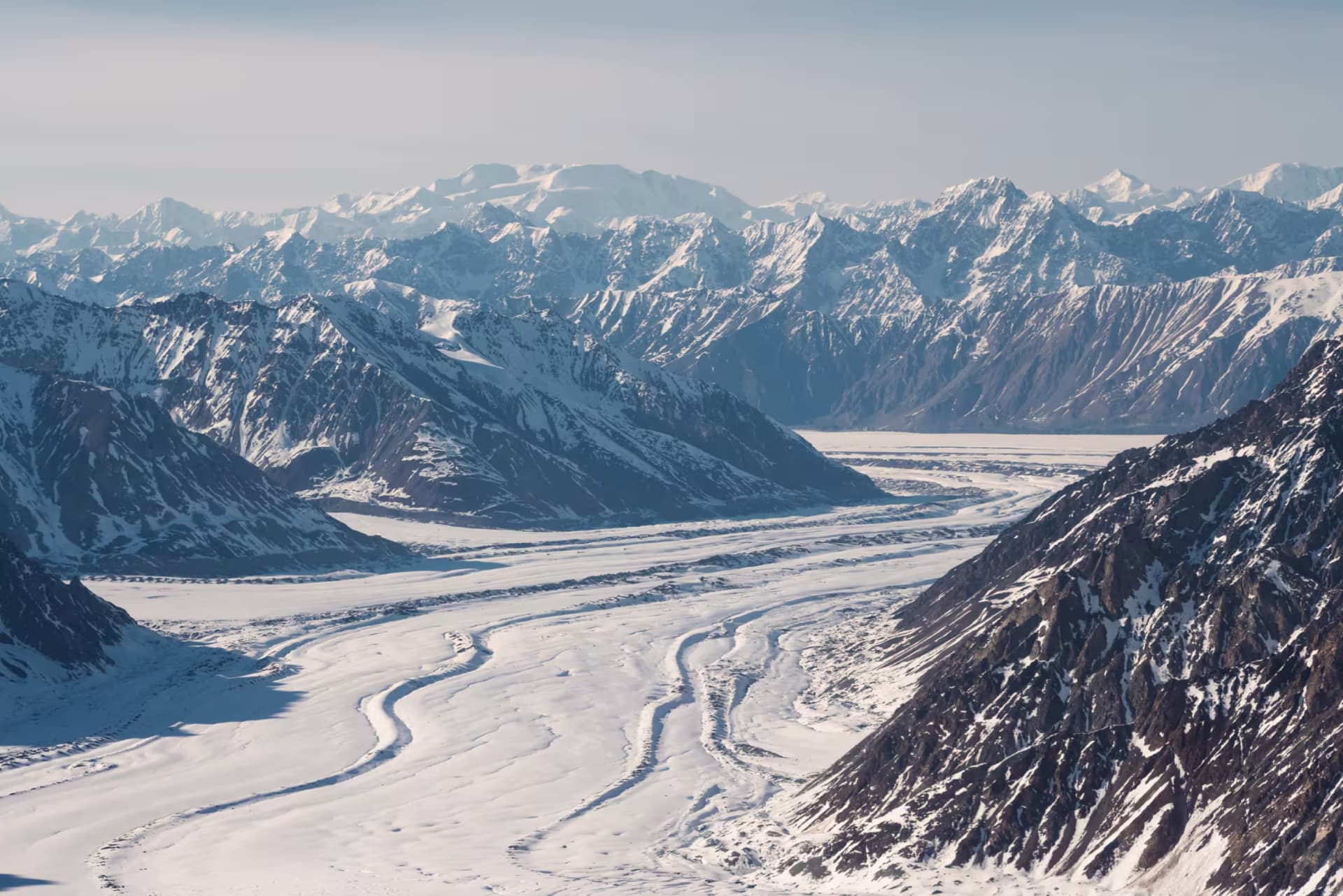 “保护地球，恒动不息”洛根山探险