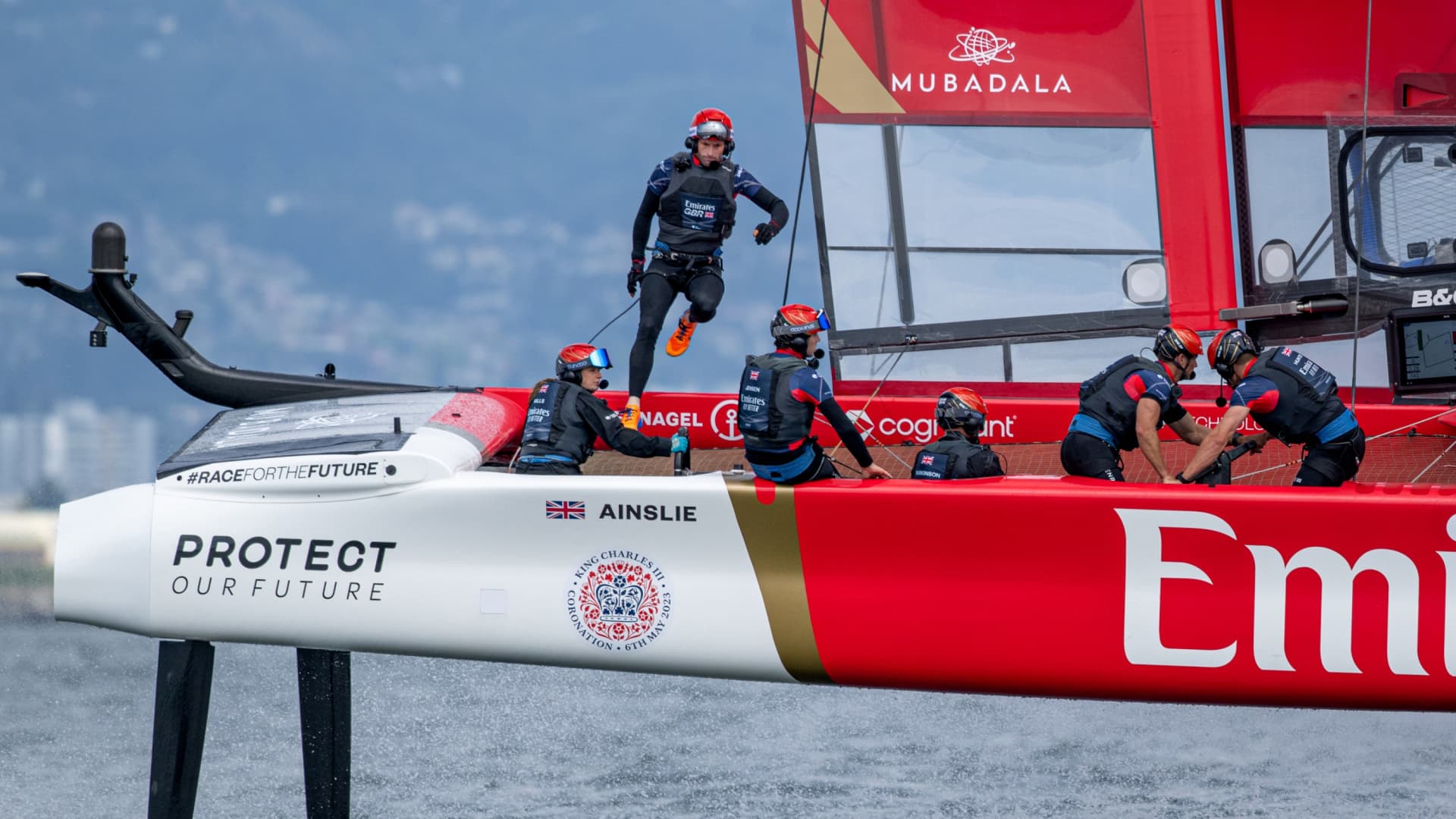 本・安思雷爵士扬帆