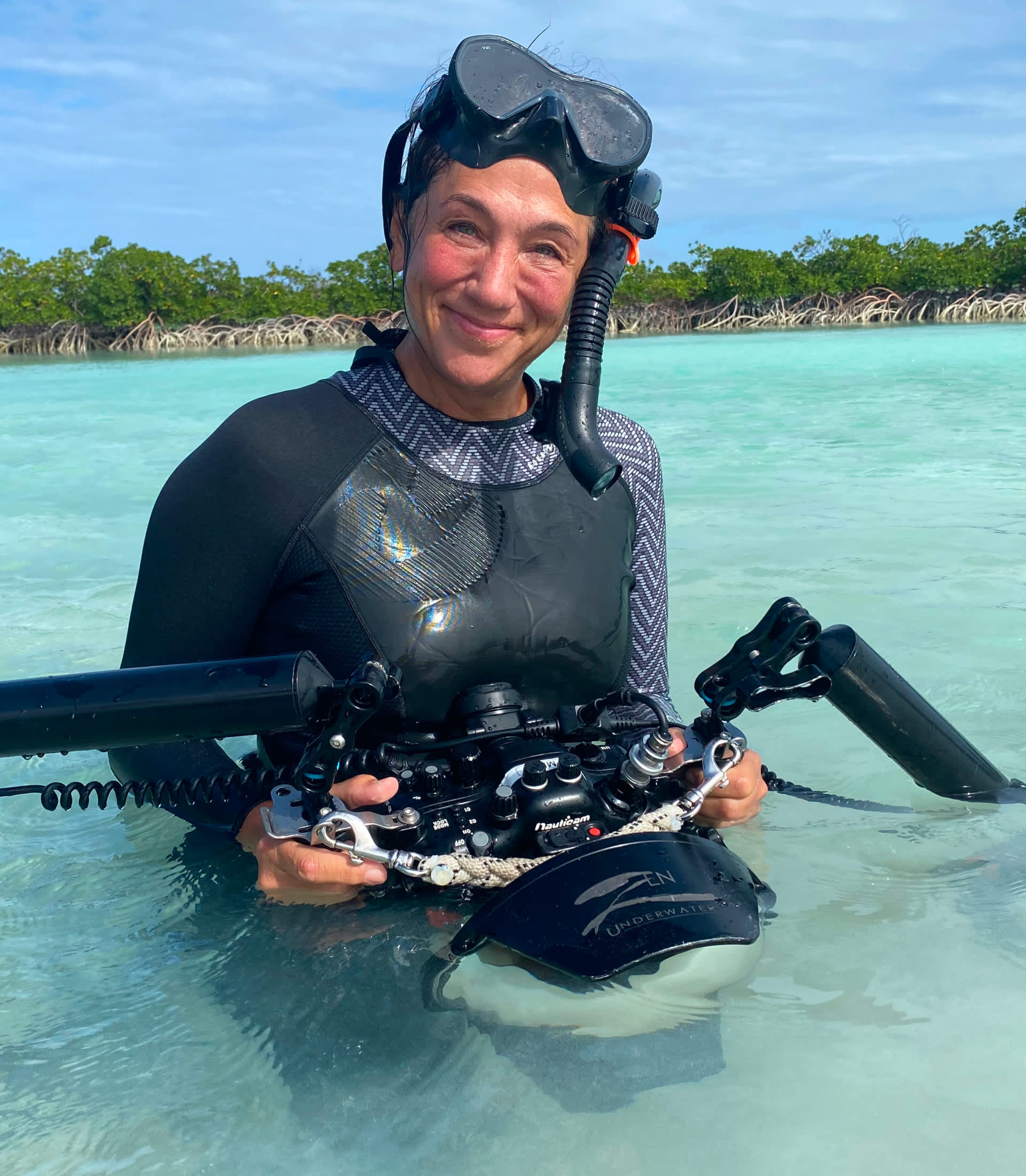 Cristina Mittermeier diving photograph