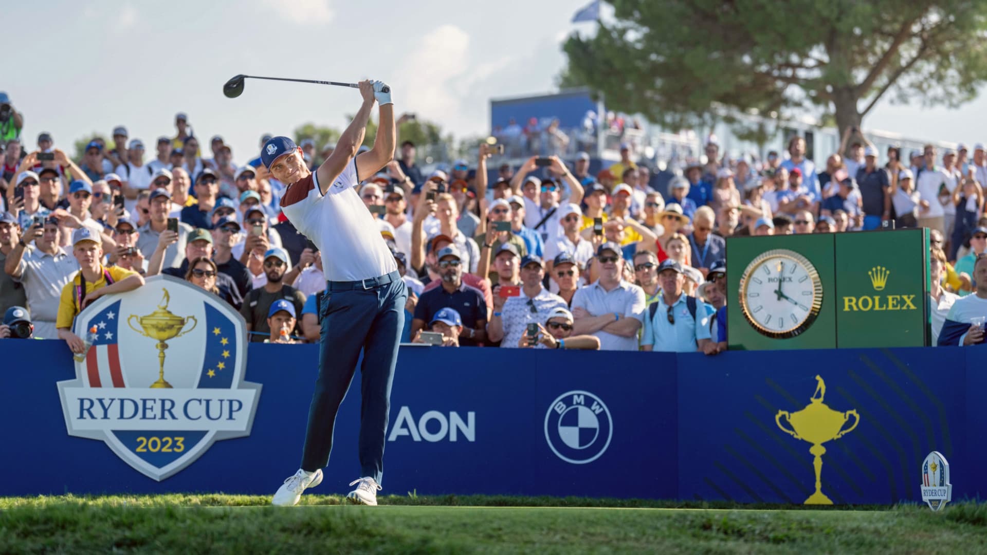 Ludvig Åberg playing