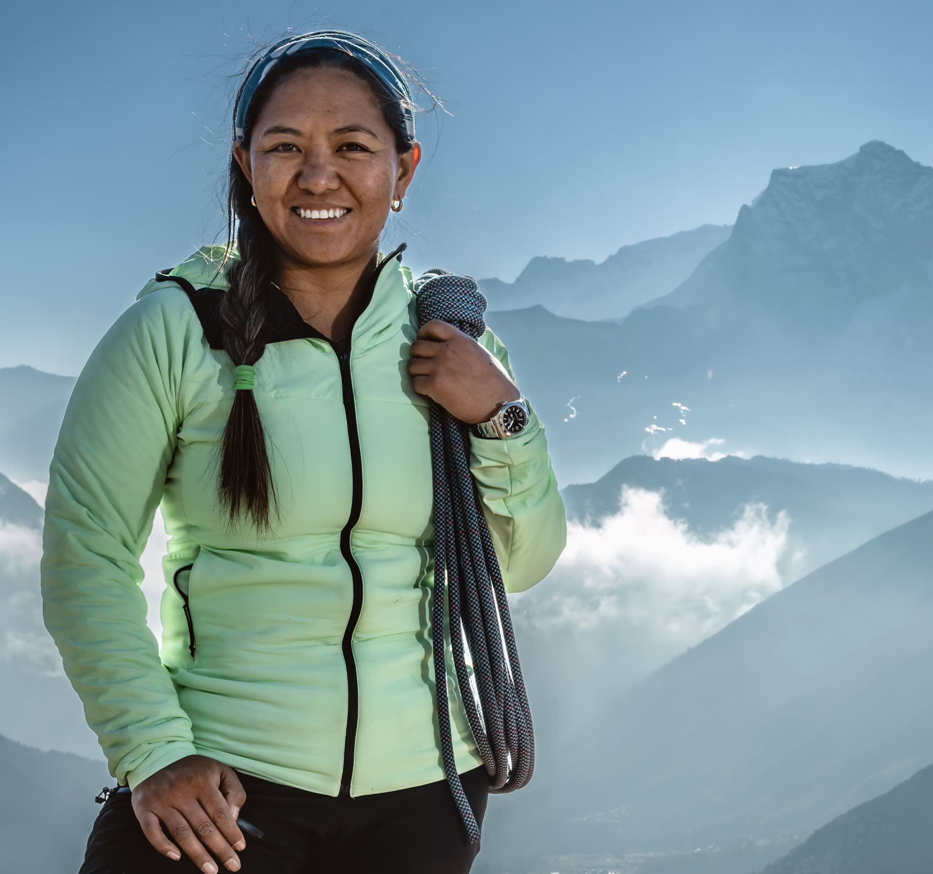 Dawa Yangzum Sherpa climbing