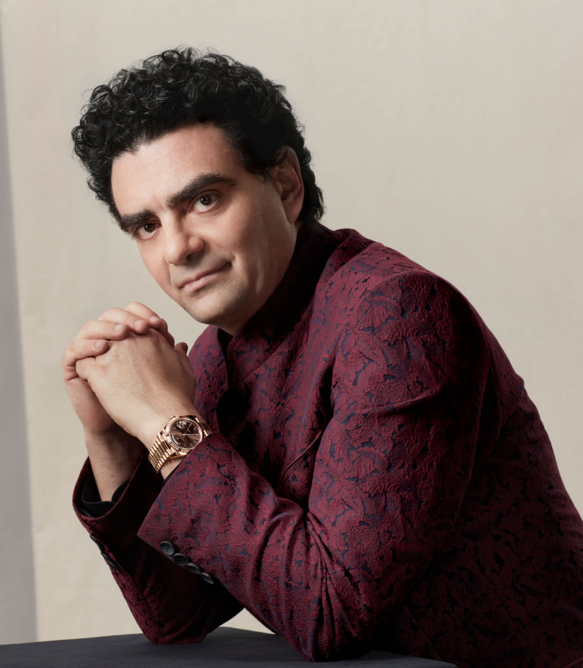 Rolando Villazón with the watch on the wrist