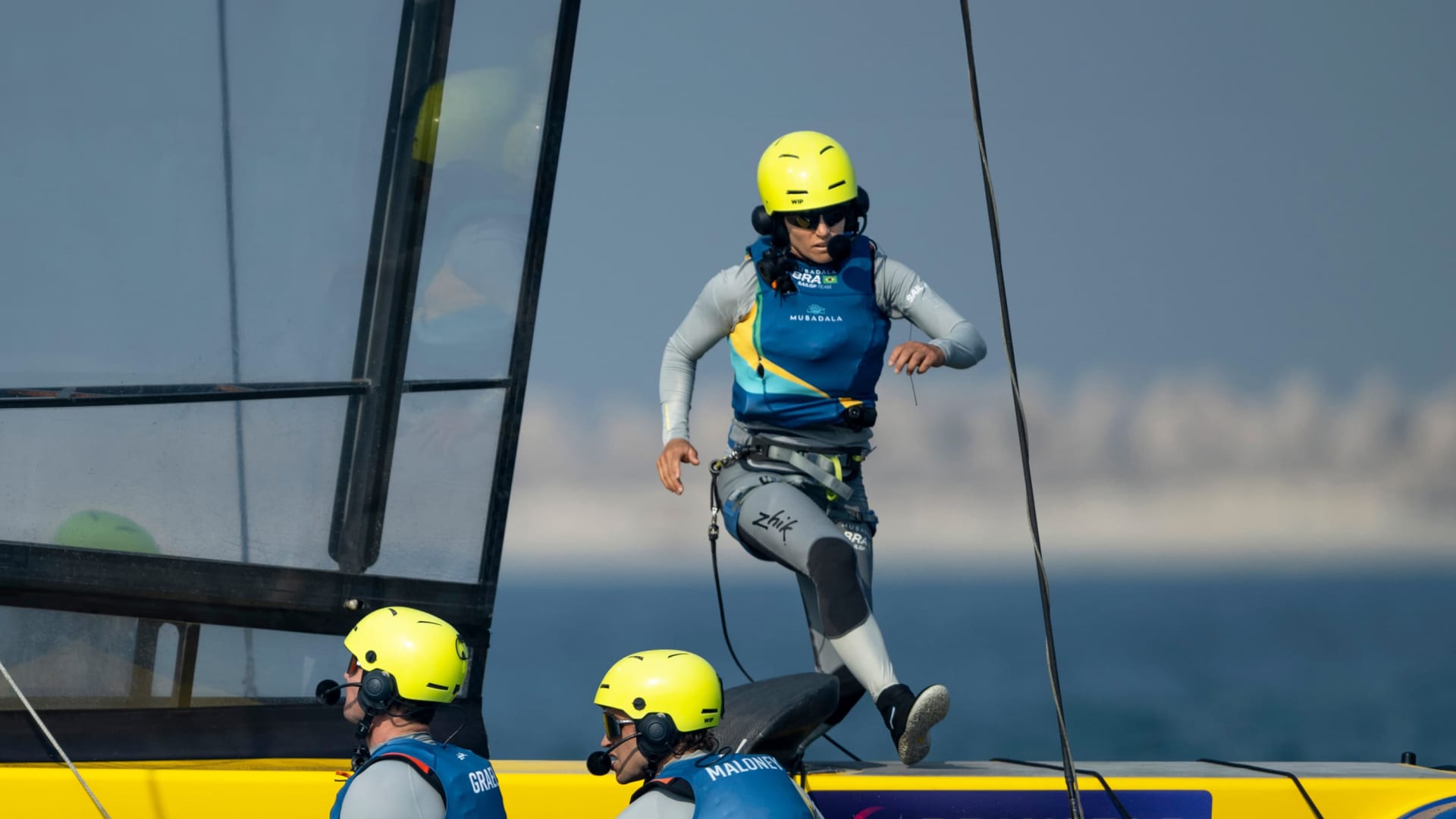 Martine Grael jumping