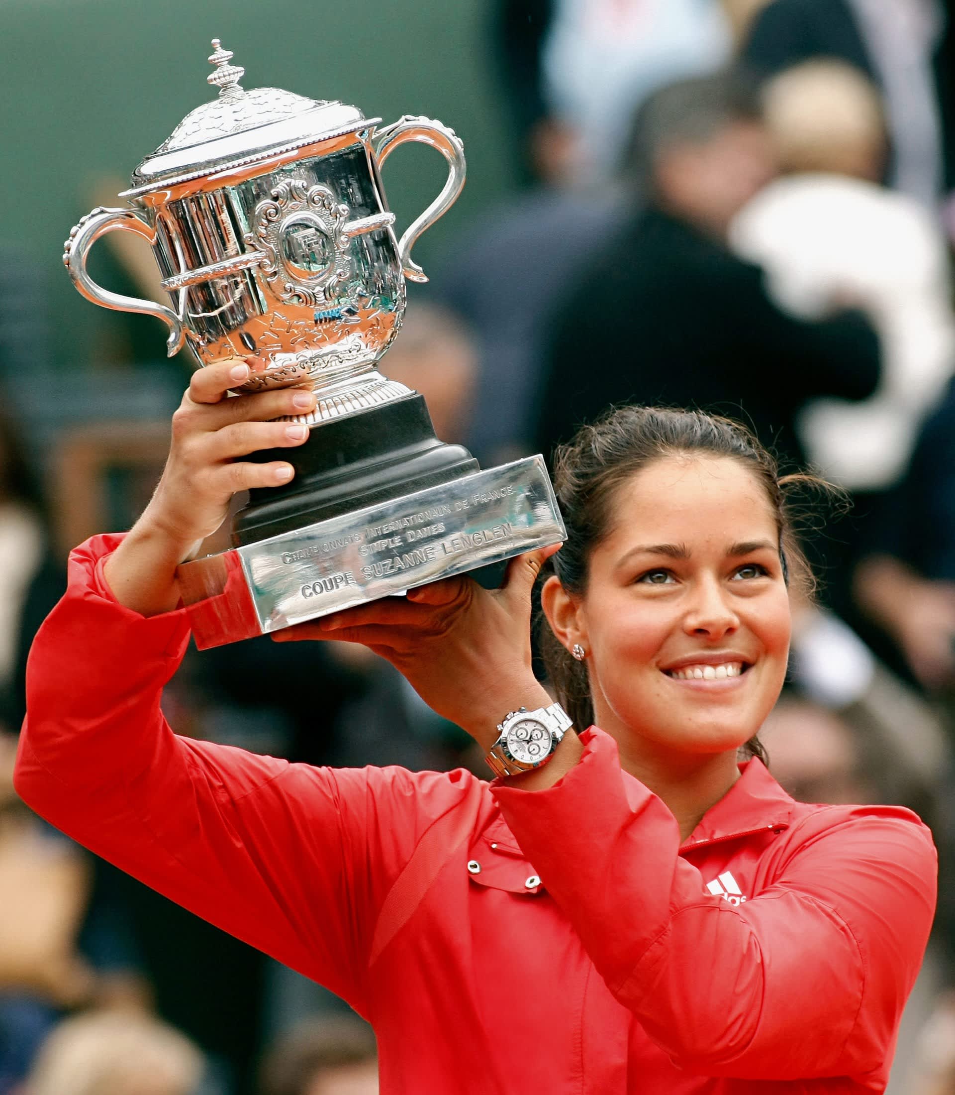 安娜・伊万诺维奇奖杯