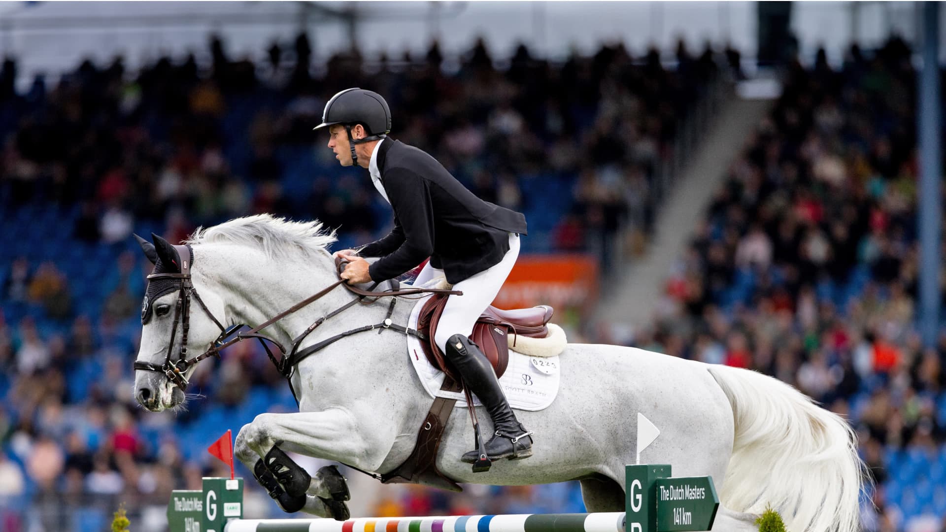 斯科特・布拉什骑马