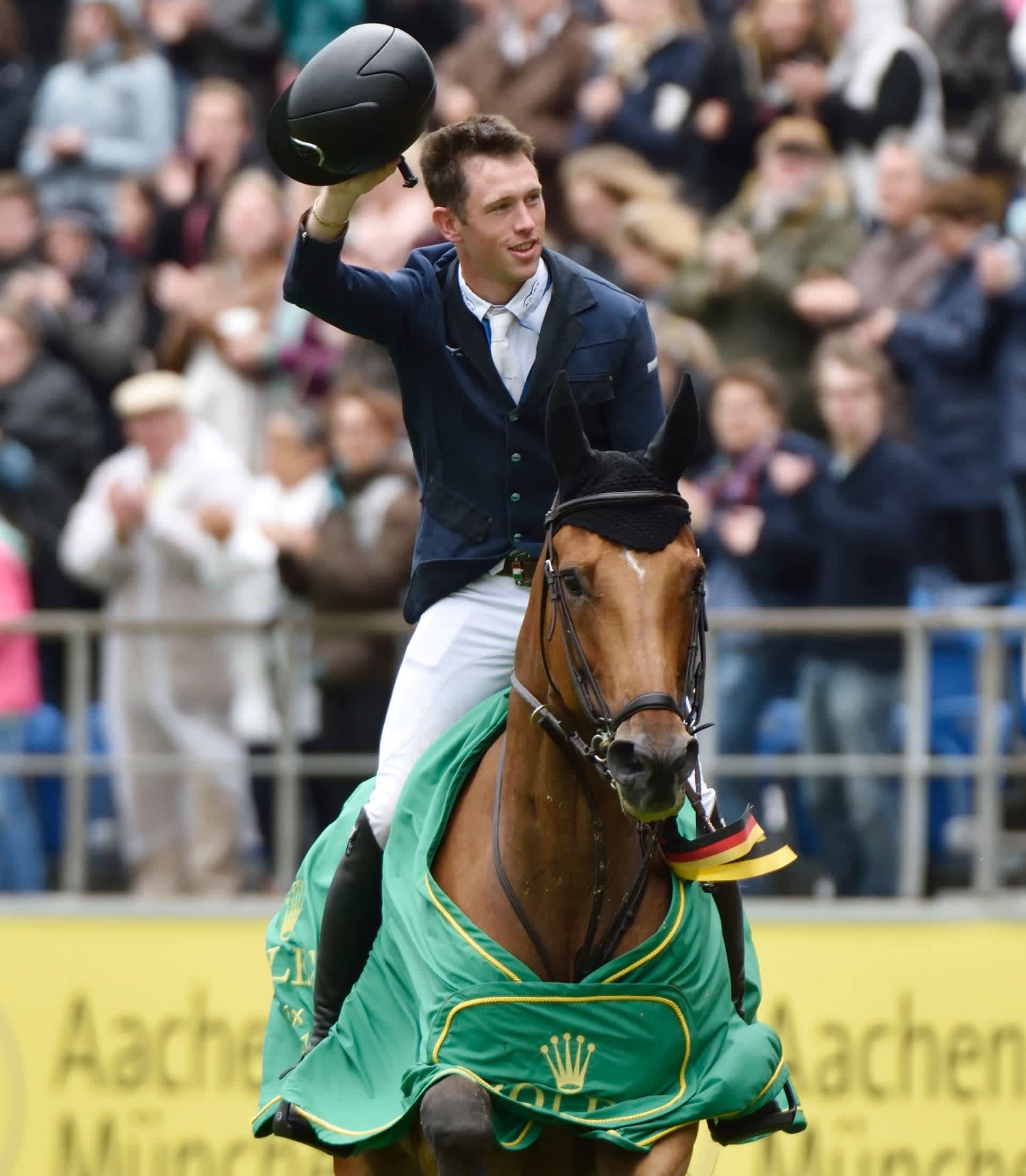 Scott Brash saluting