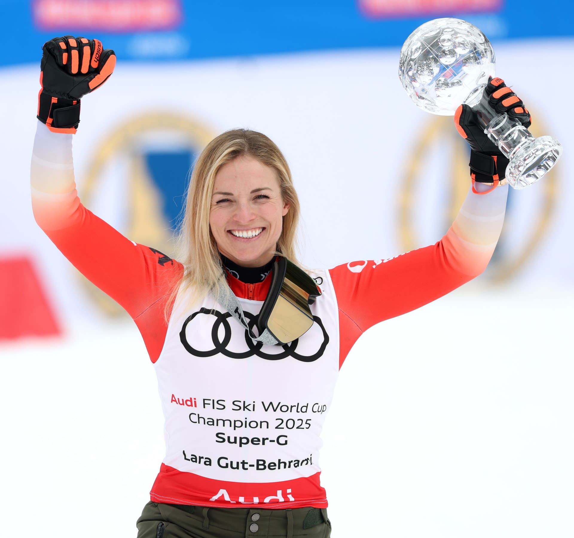 萝拉・古特-贝赫拉米奖杯