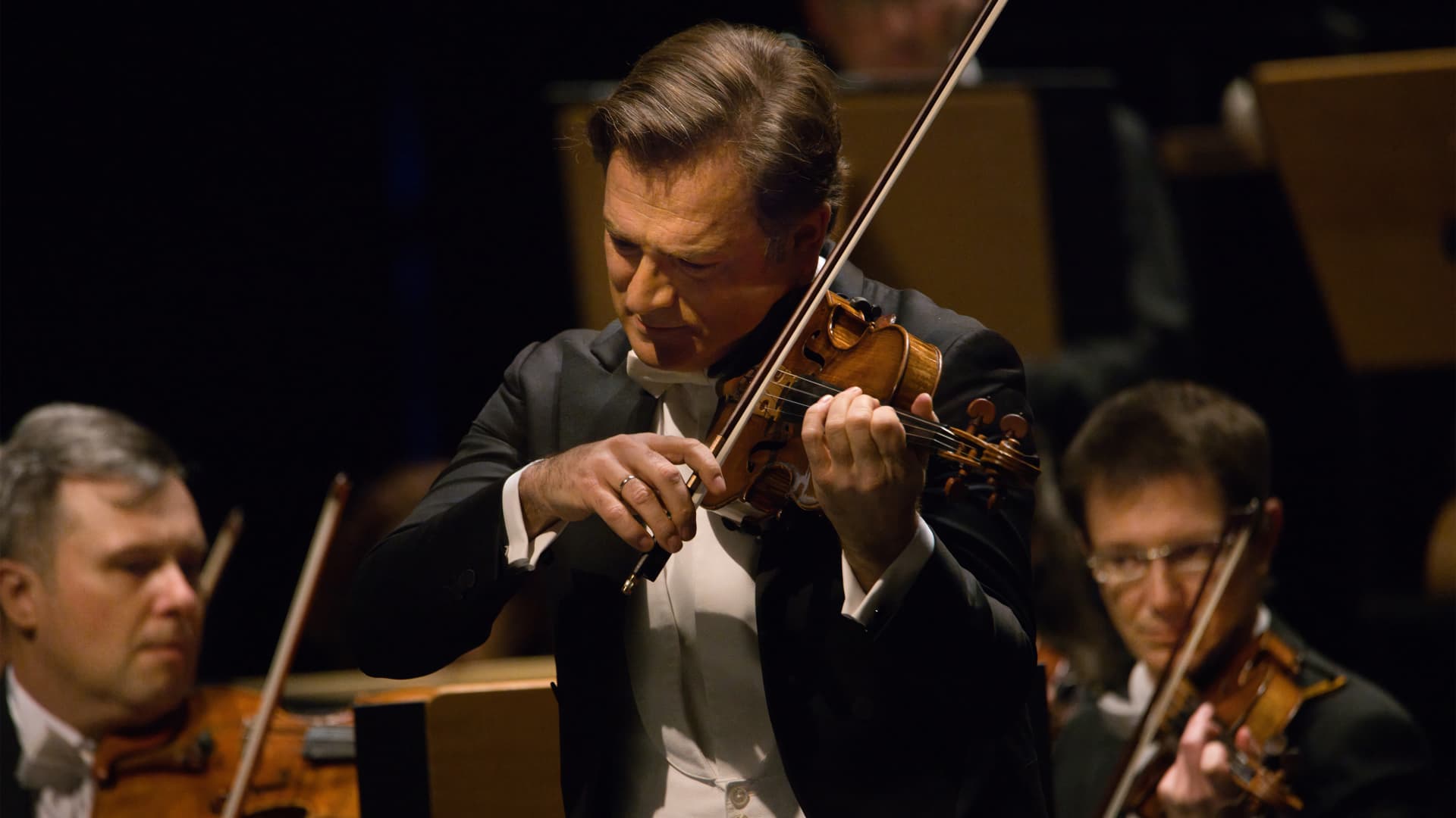 Renaud Capuçon playing violin