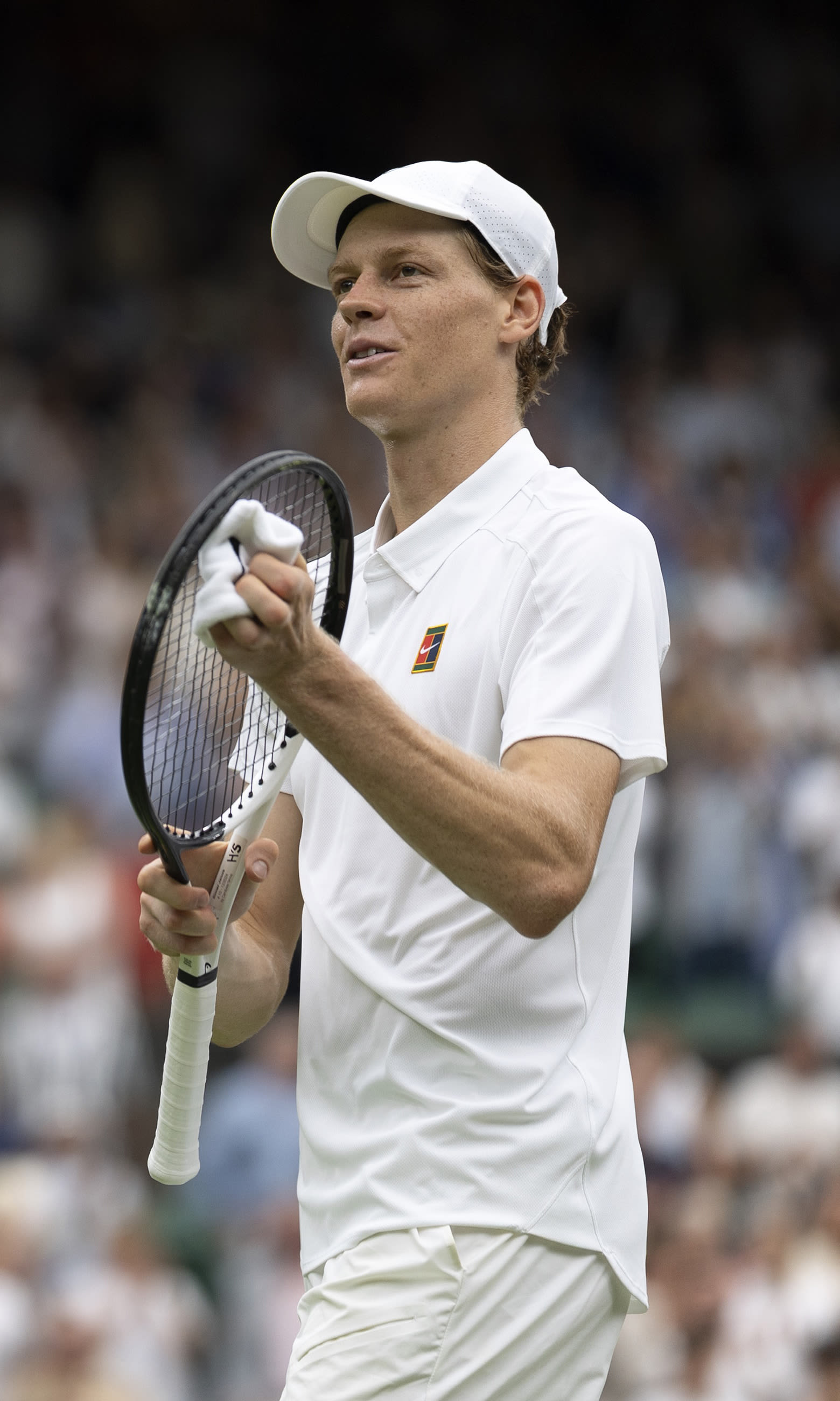 Jannik Sinner playing